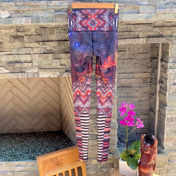 SOLD✨NIYAMA SOL DESERT DREAMIN’ ENDLESS LEGGING - Picture 3 of 10